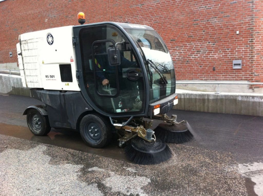 Parkade and underground parking cleaning